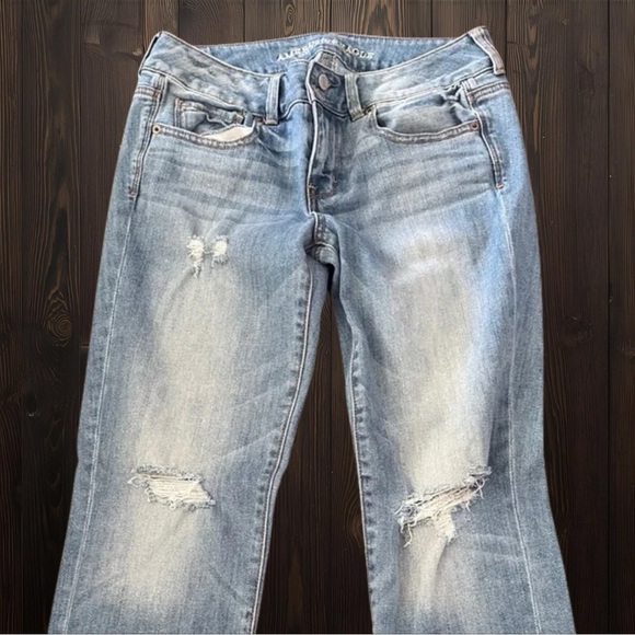American Eagle Outfitters Denim Capris with Distressed Details - Picture 4 of 8